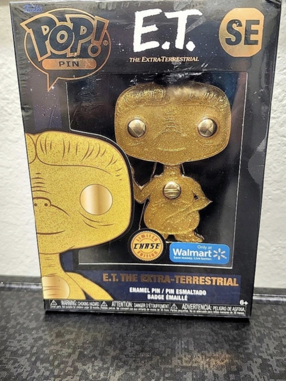 Funko E.T. The Extra-Terrestrial 40th Anniversary Gold Chase Pop! Pin Gold Chase